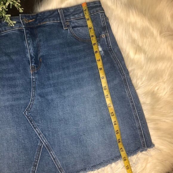 Old Navy distressed denim raw hemmed skirt sz 14 - Picture 5 of 5